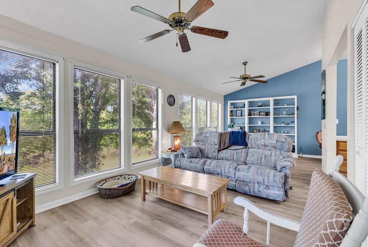 859 Tall Oaks Ct. Photo 14