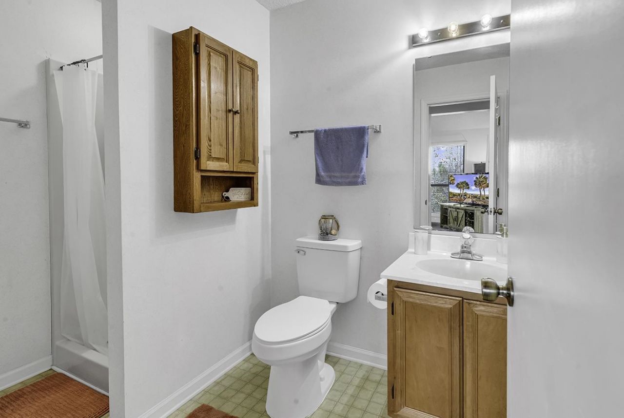 859 Tall Oaks Ct. Photo 18