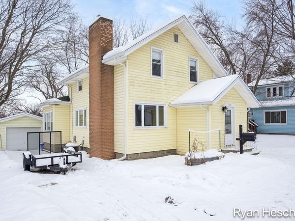 213 E Lytle Street, Ionia, MI 48846