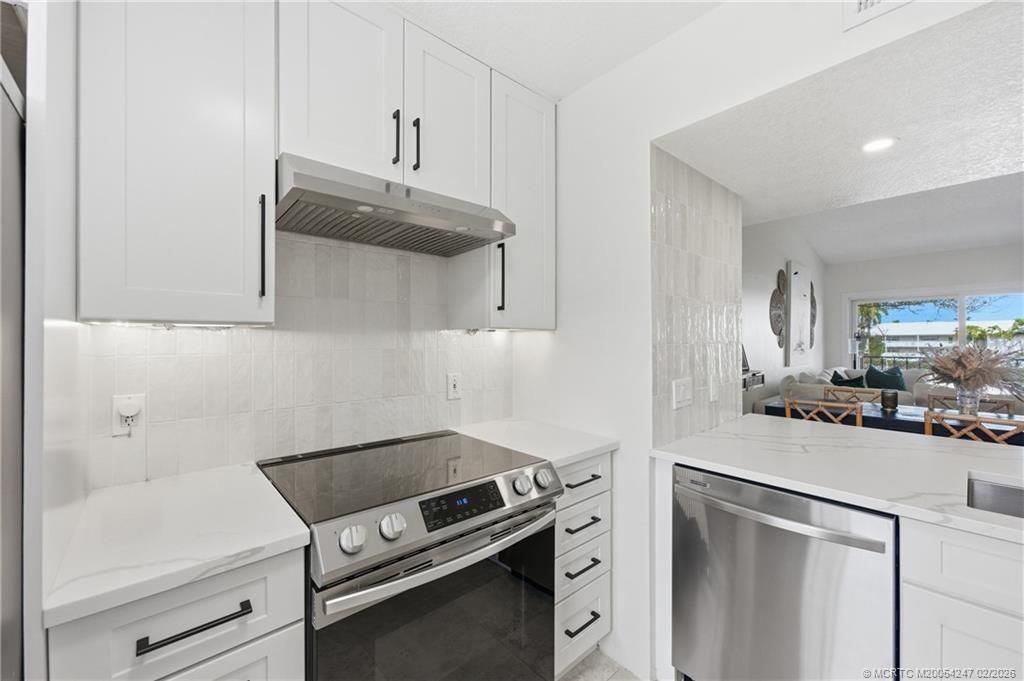 1155 Lake Shore Drive, Unit 202, West Palm Beach, FL 33403 Photo