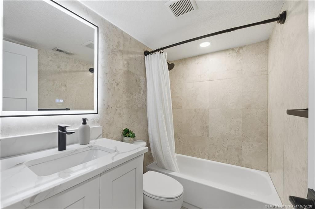 1155 Lake Shore Drive, Unit 202, West Palm Beach, FL 33403 Photo