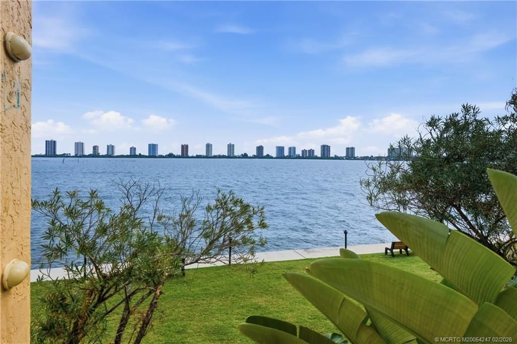 1155 Lake Shore Drive, Unit 202, West Palm Beach, FL 33403 Photo