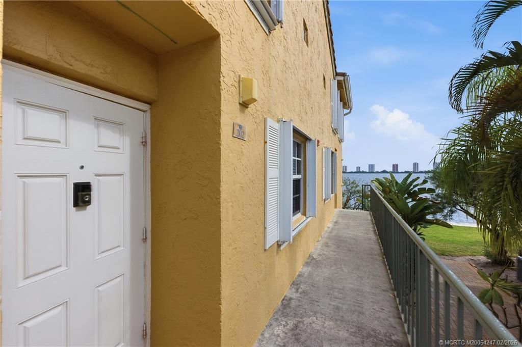 1155 Lake Shore Drive, Unit 202, West Palm Beach, FL 33403 Photo