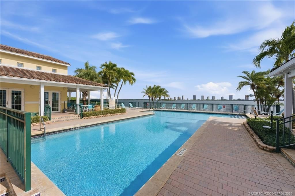 1155 Lake Shore Drive, Unit 202, West Palm Beach, FL 33403 Photo