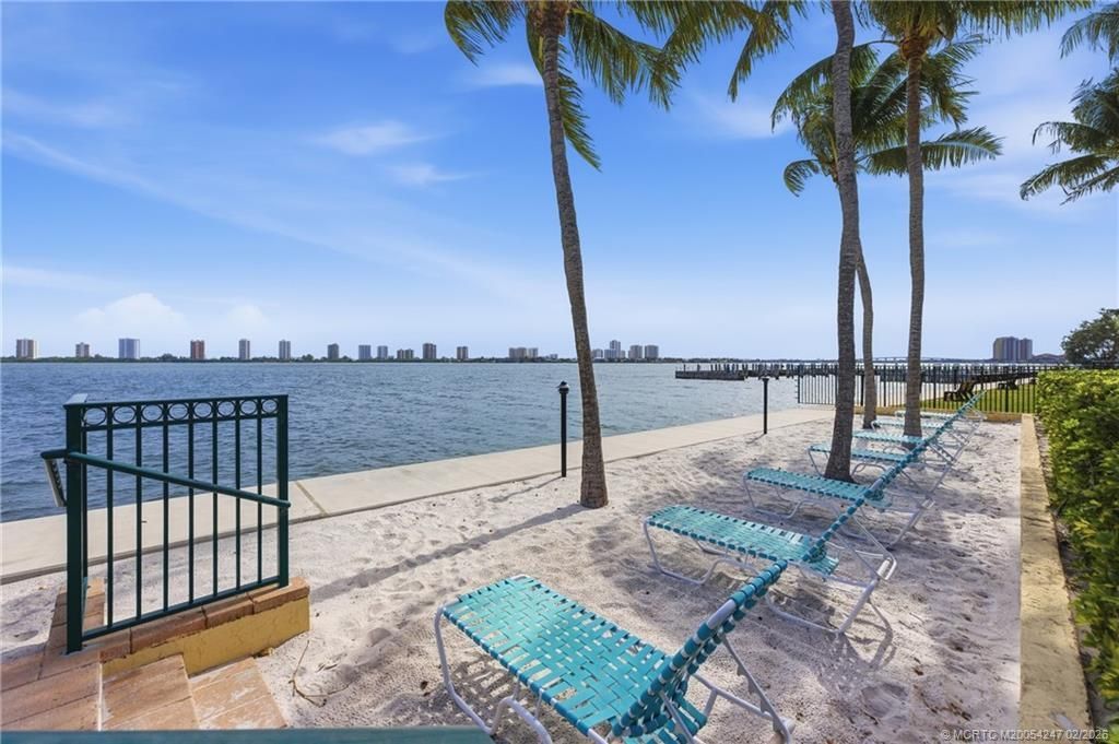 1155 Lake Shore Drive, Unit 202, West Palm Beach, FL 33403 Photo
