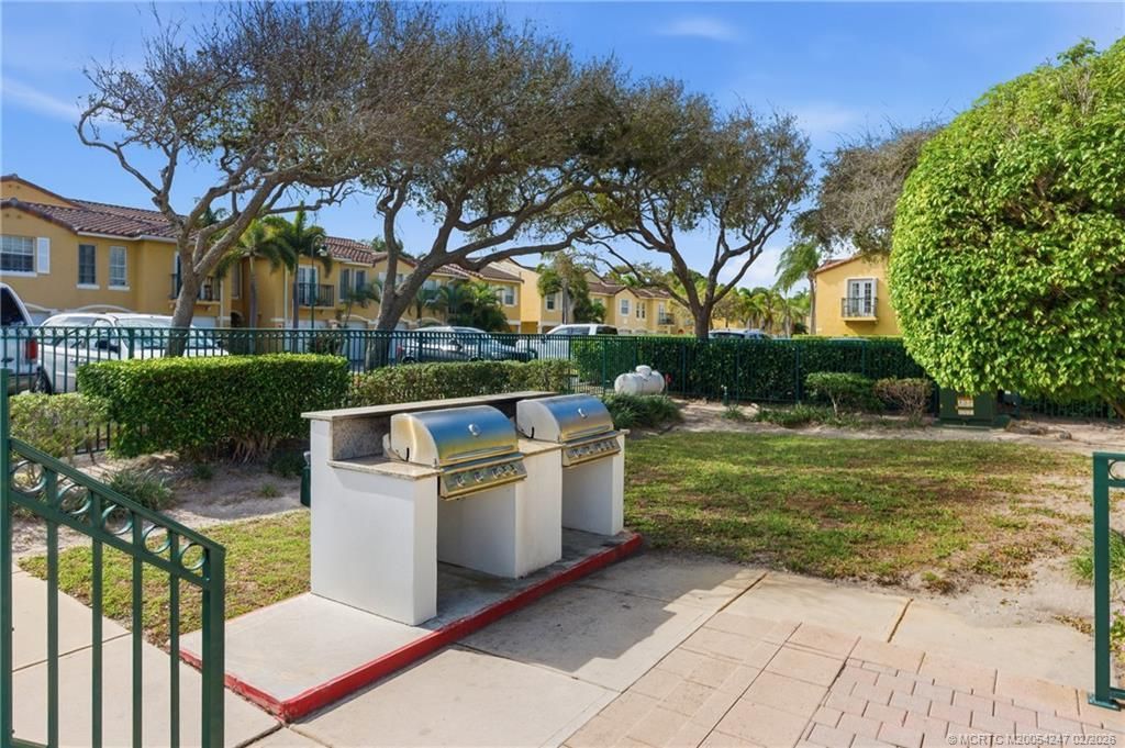 1155 Lake Shore Drive, Unit 202, West Palm Beach, FL 33403 Photo