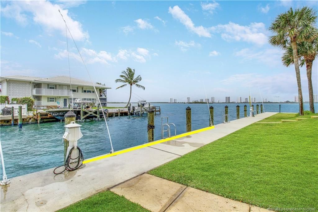 1155 Lake Shore Drive, Unit 202, West Palm Beach, FL 33403 Photo