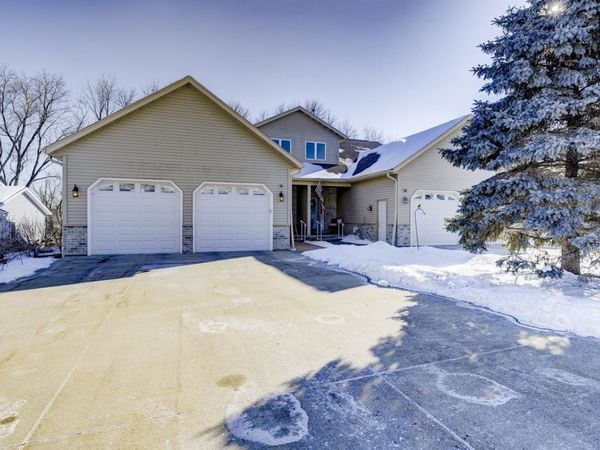 315 Creekside Court, Watertown, WI 53098