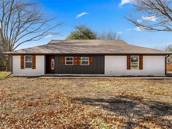 801 Chapparal Road, Hewitt, TX 76643