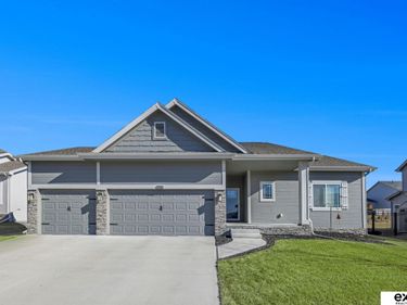 13511 S 50 Street, Papillion, NE 68133