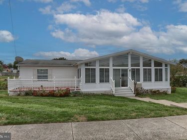 223 S LOCUST STREET, PALMYRA, PA 17078