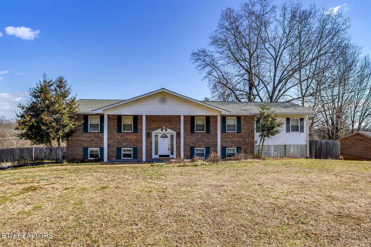 127 Scenic Lake Drive, Harriman, TN 37748 Main Photo