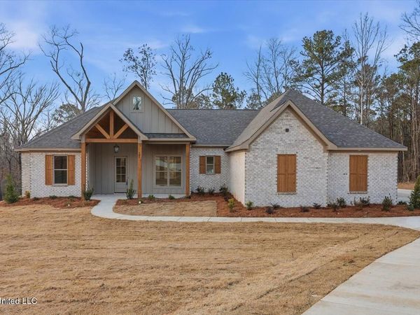 922 Mullican Road, Florence, MS 39073