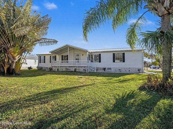 926 Laurel Circle, Barefoot Bay, FL 32976