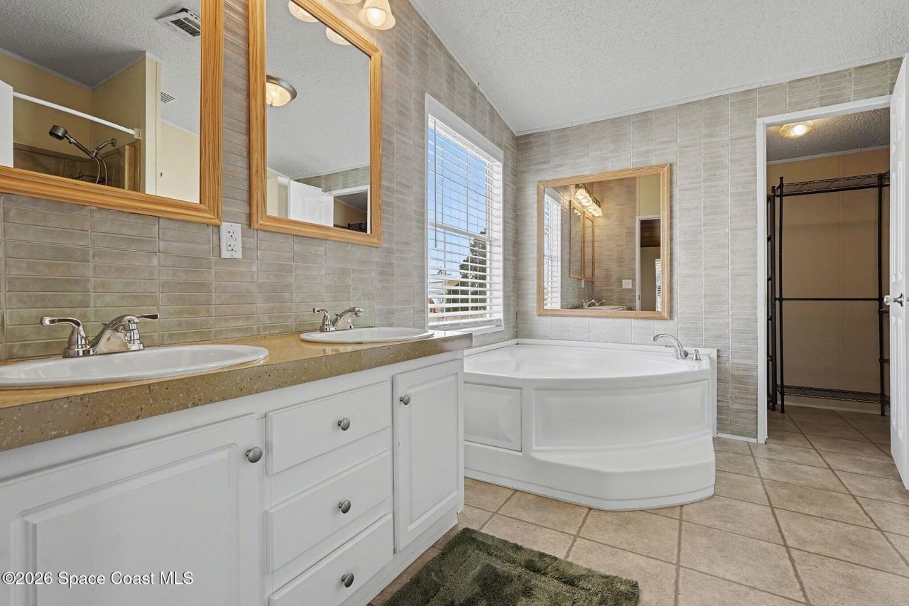 926 Laurel Circle, Barefoot Bay, FL 32976 Photo