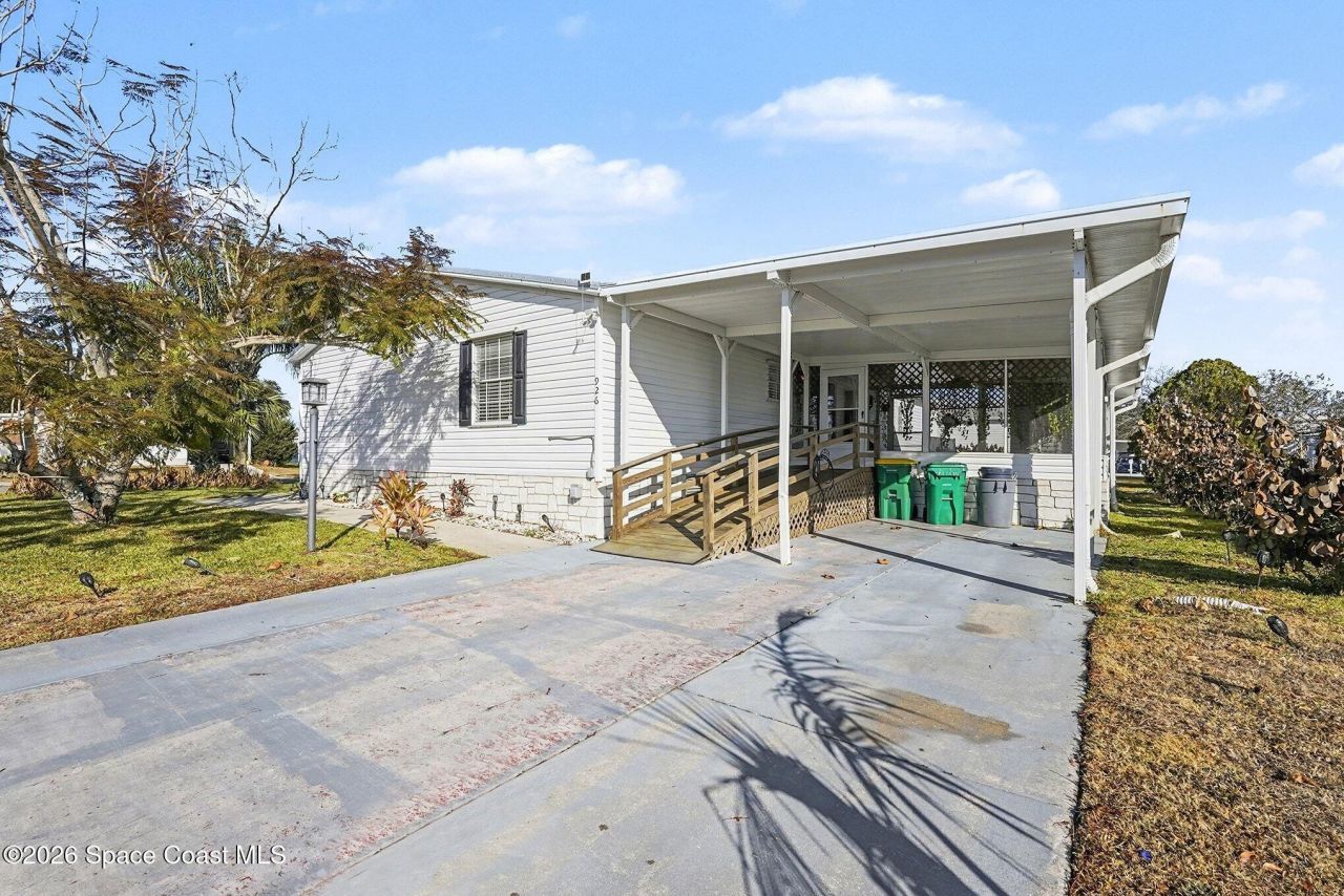 926 Laurel Circle, Barefoot Bay, FL 32976 Photo