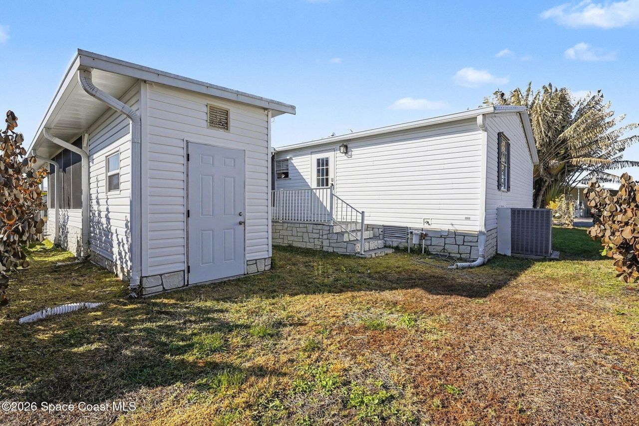 926 Laurel Circle, Barefoot Bay, FL 32976 Photo