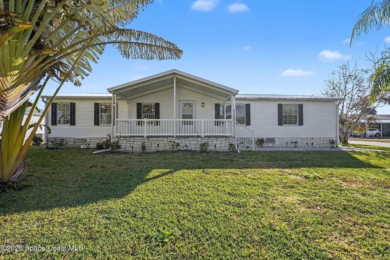 926 Laurel Circle, Barefoot Bay, FL 32976 Photo