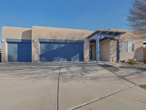 746 Loma Pinon Loop NE, Rio Rancho, NM 87144