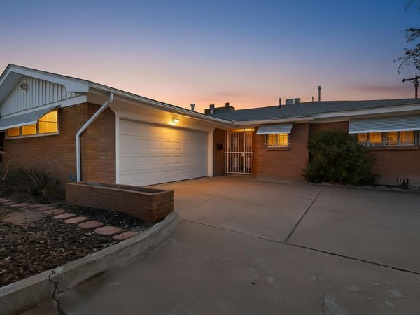 700 Manzano Street NE, Albuquerque, NM 87110