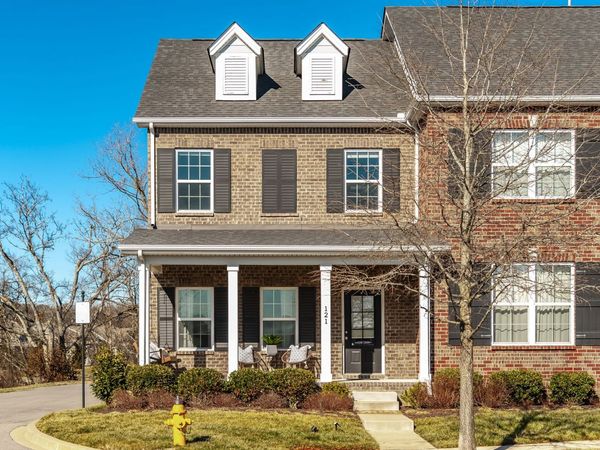 121 Saddlewood Ln, Hendersonville, TN 37075