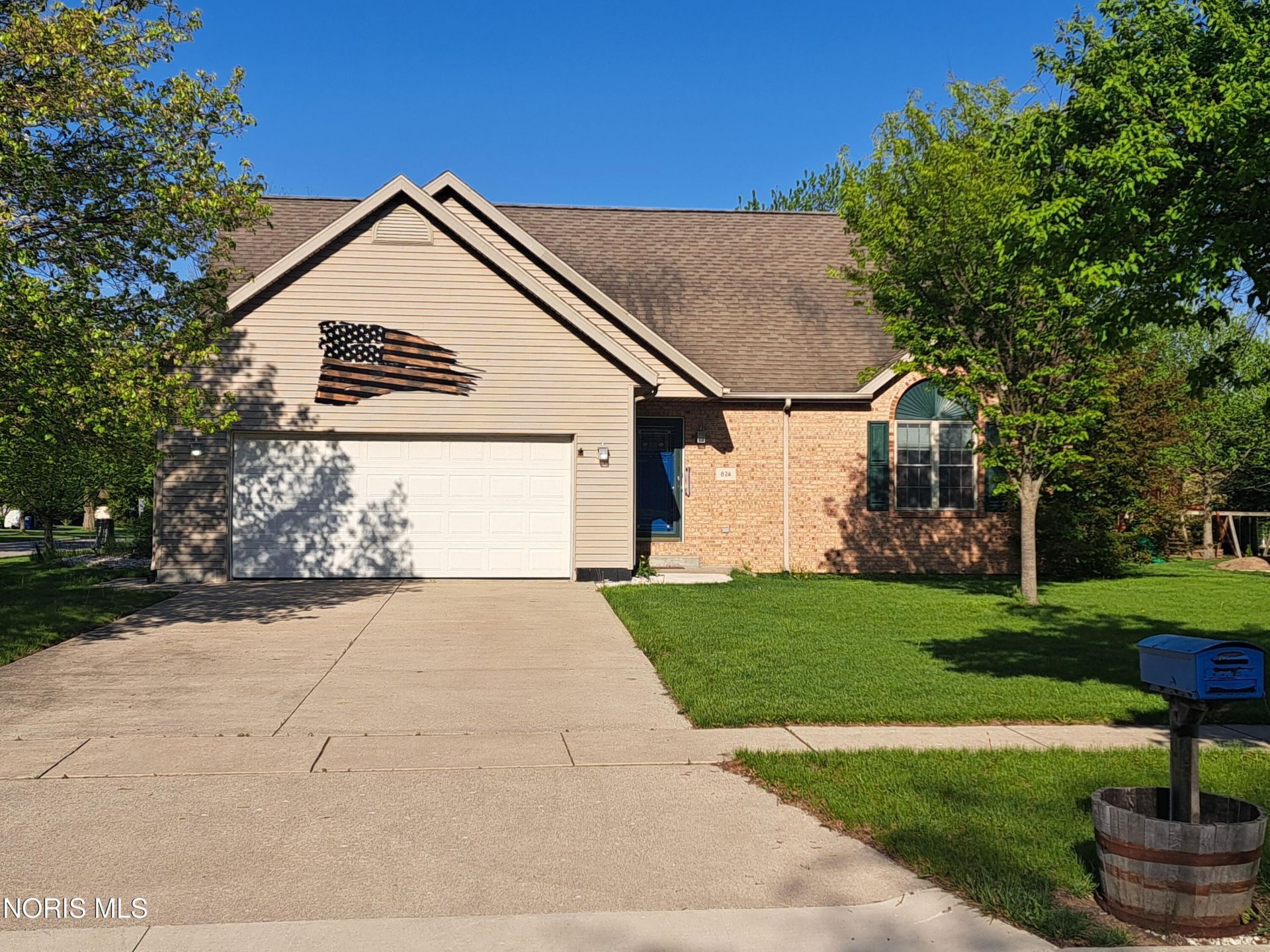 824 Sunset Drive, Findlay, OH 45840 Main Photo
