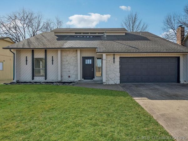 909 W Albuquerque Street, Broken Arrow, OK 74011