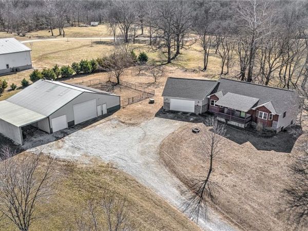 15086 Fielding Road, Gravette, AR 72736