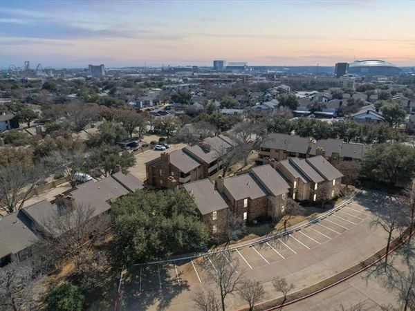 1909 Cloisters Drive, Unit 1021, Arlington, TX 76011