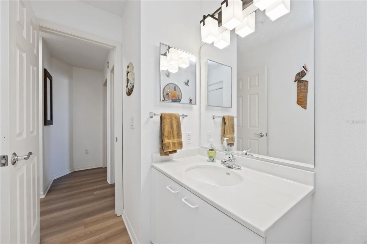 3607 E Bay Drive, Unit 206, Holmes Beach, FL 34217 Photo