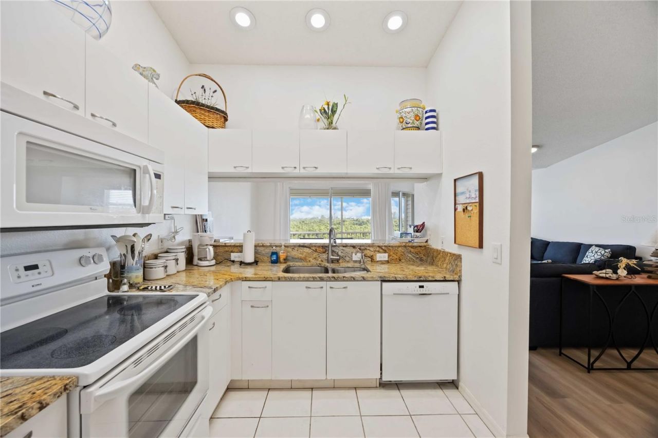 3607 E Bay Drive, Unit 206, Holmes Beach, FL 34217 Photo