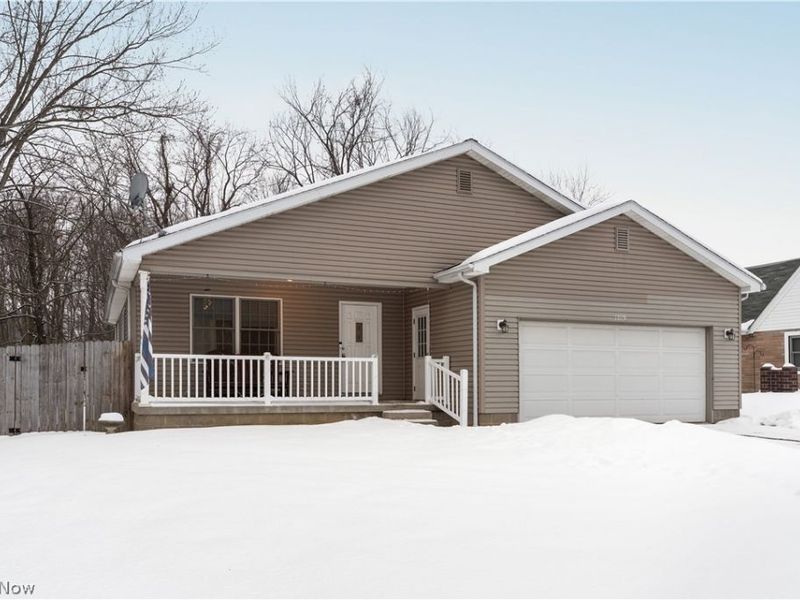 1019 Roseland Avenue NW, Massillon, OH 44647 Photo 1