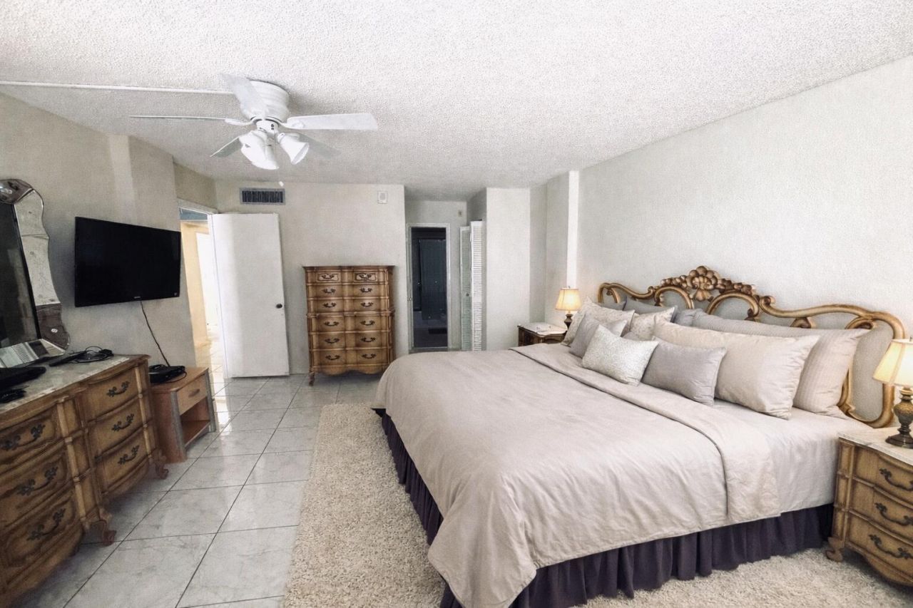 1849 S Ocean Drive Drive, Unit 1606, Hallandale Beach, FL 33009 Photo
