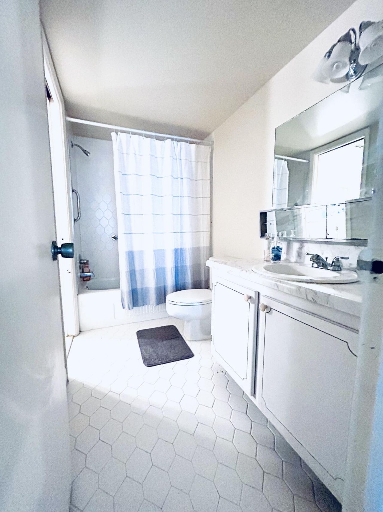 1849 S Ocean Drive Drive, Unit 1606, Hallandale Beach, FL 33009 Photo