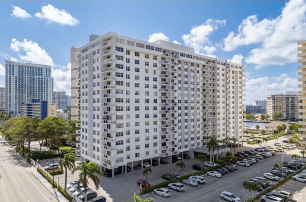 1849 S Ocean Drive Drive, Unit 1606, Hallandale Beach, FL 33009 Photo