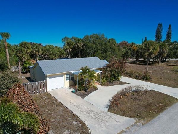 2427 NE Center Street, Jensen Beach, FL 34957