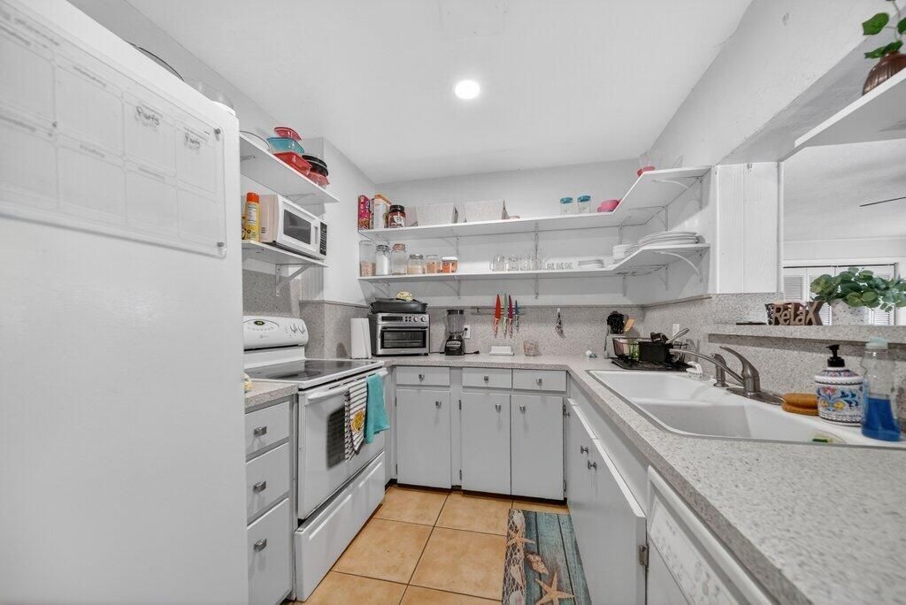 2427 NE Center Street, Jensen Beach, FL 34957 Photo