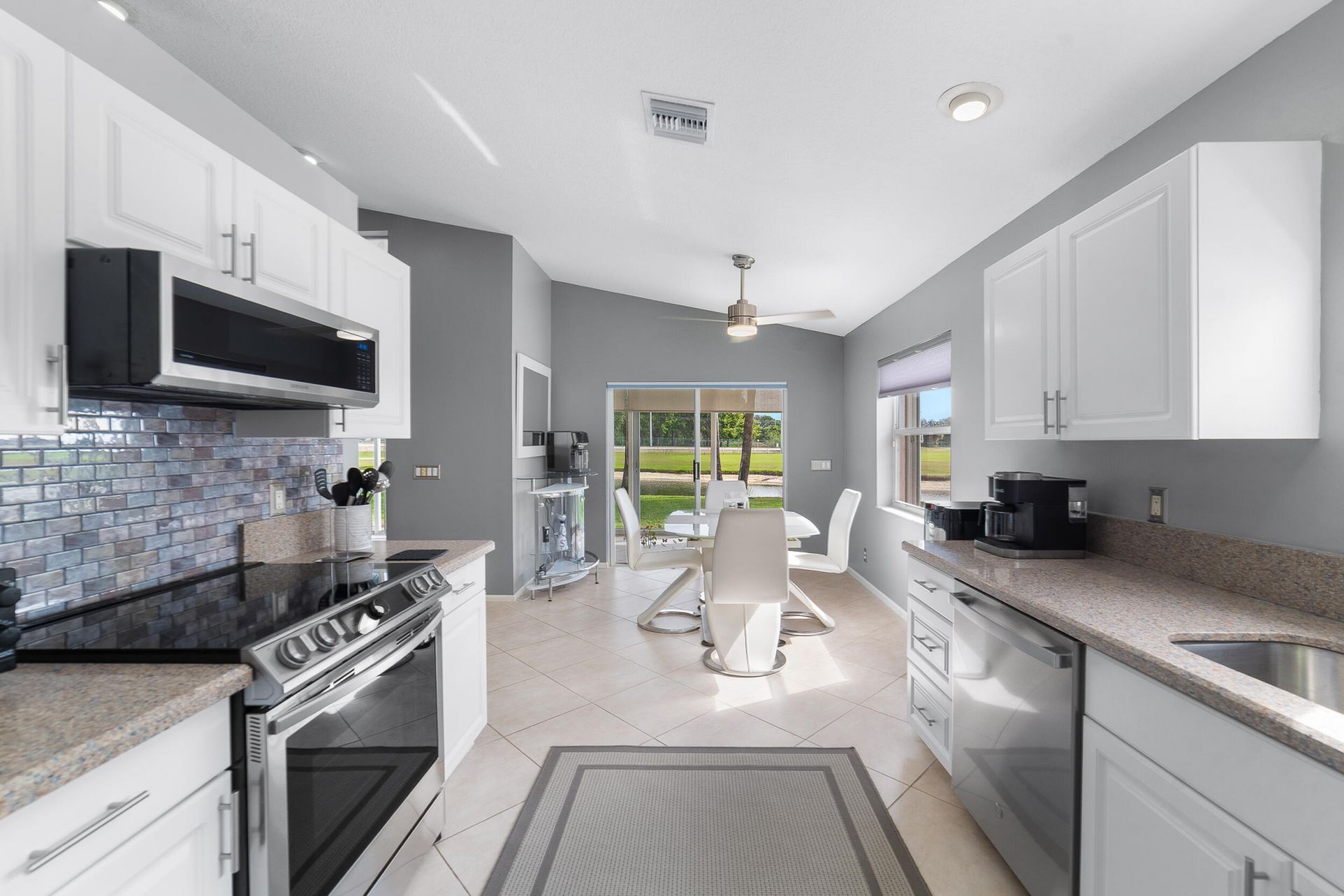 6637 Sun River Road, Boynton Beach, FL 33437 Photo