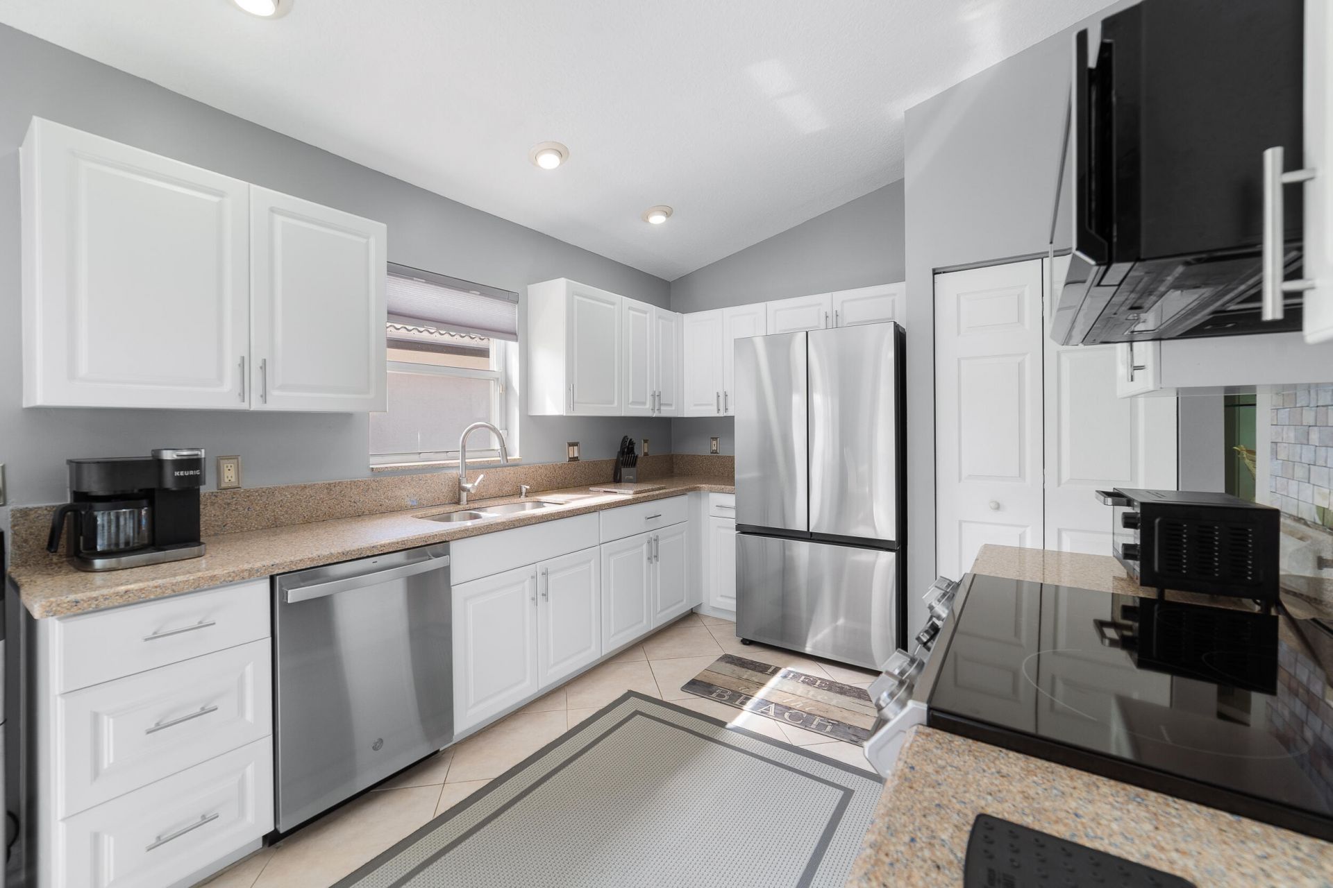 6637 Sun River Road, Boynton Beach, FL 33437 Photo