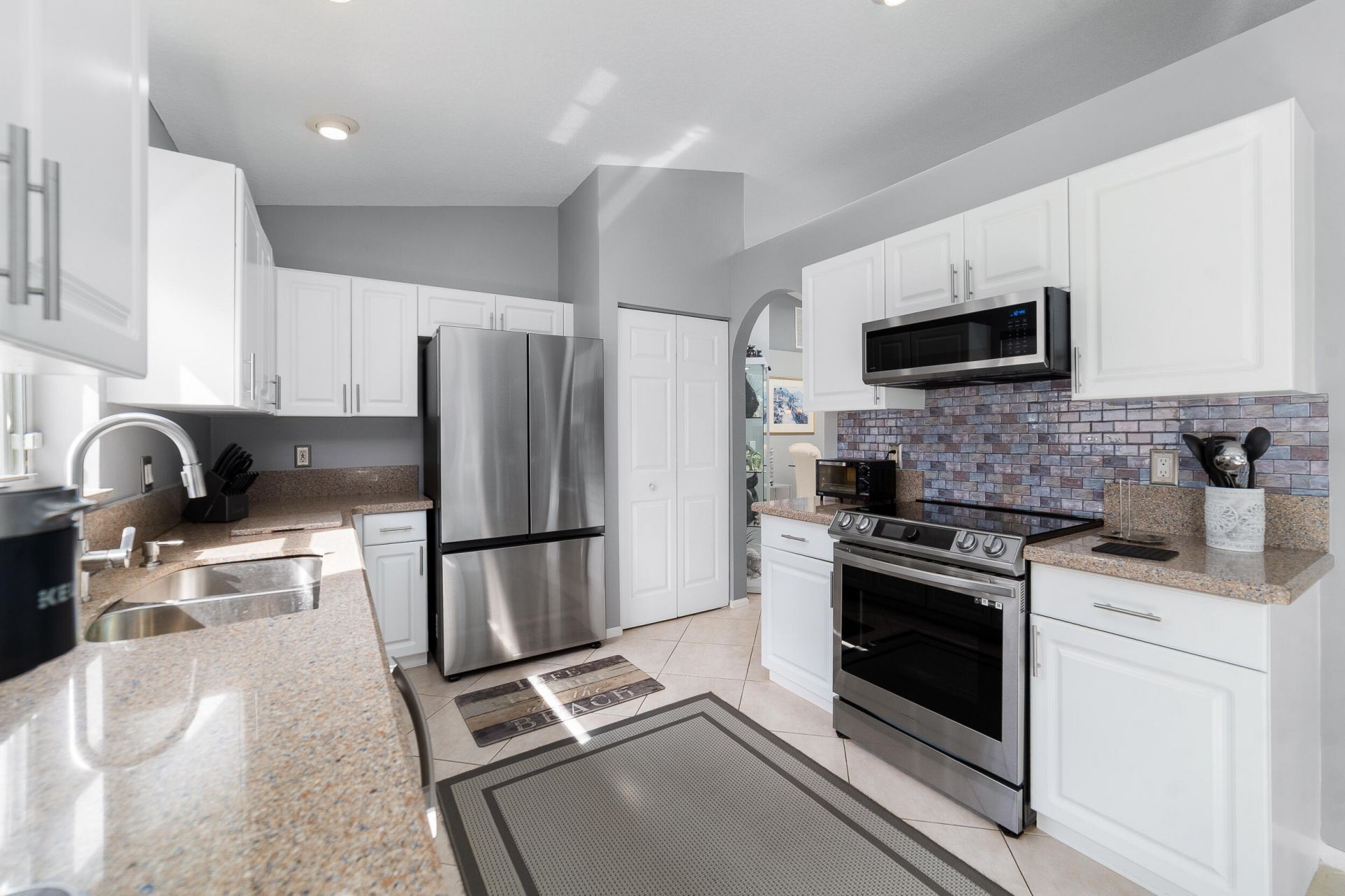 6637 Sun River Road, Boynton Beach, FL 33437 Photo