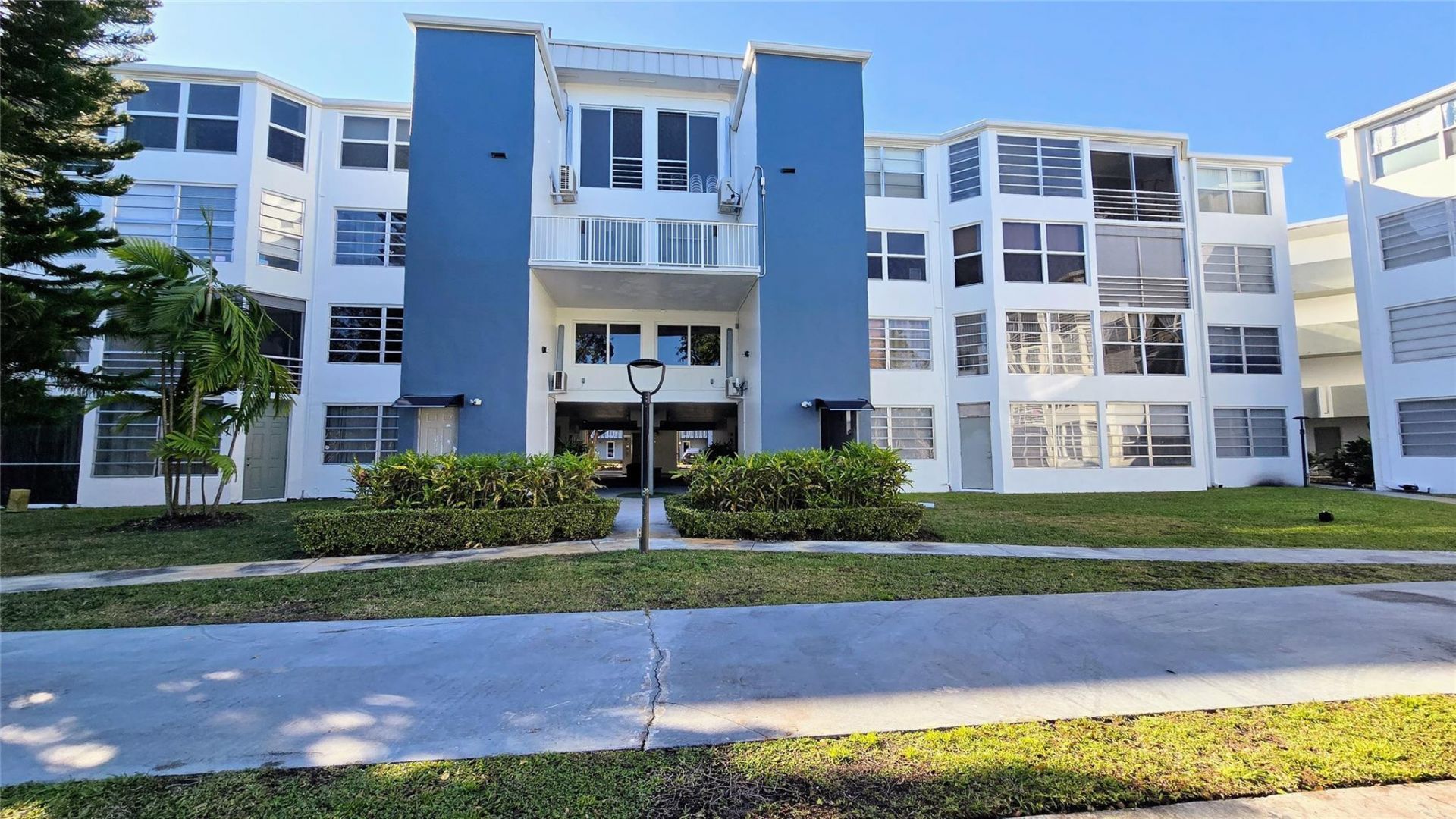 1351 NE 191st Street, Unit E204, Miami, FL 33179 Photo