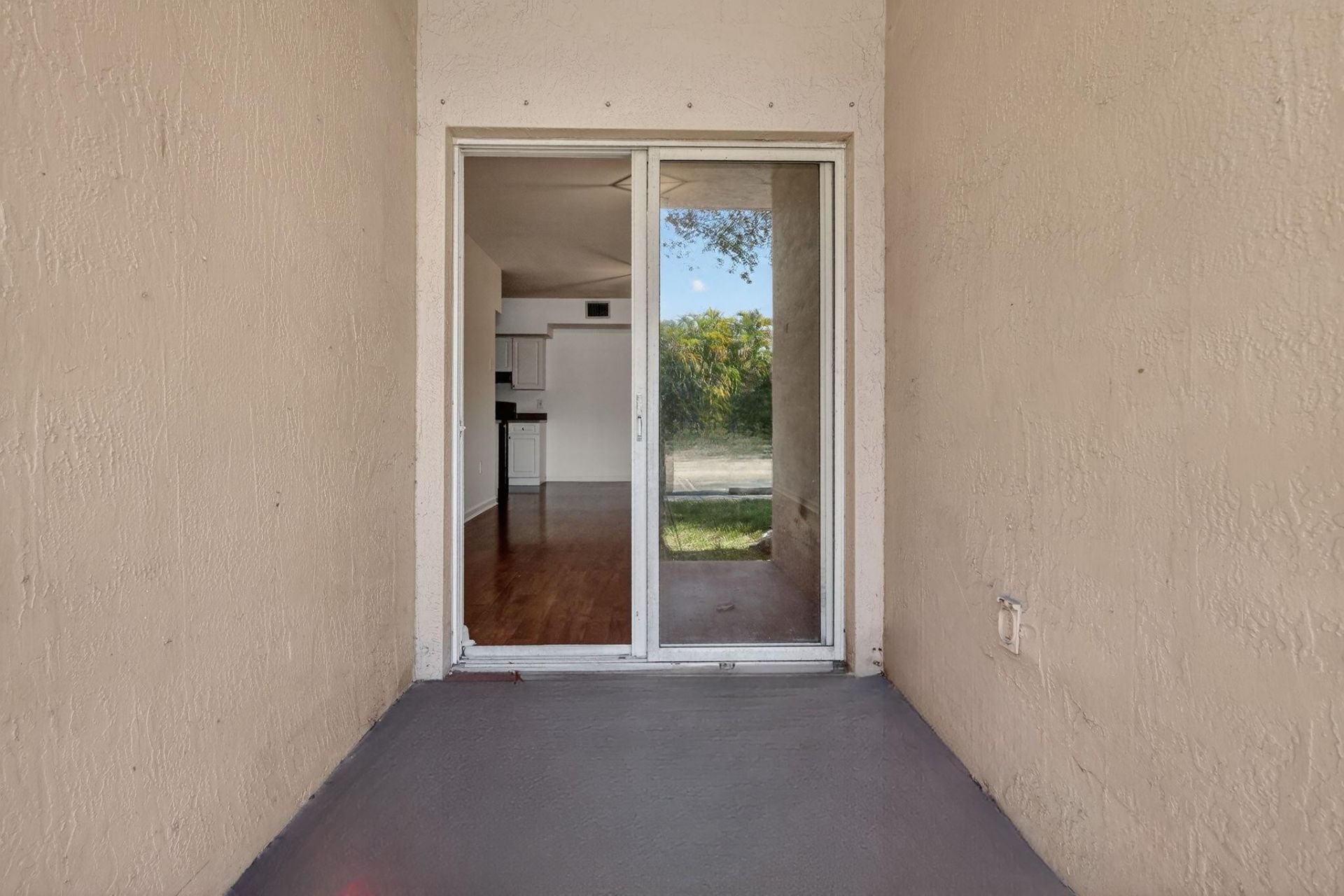 3261 W Sabal Palm Mnr, Unit 101, Hollywood, FL 33024 Photo