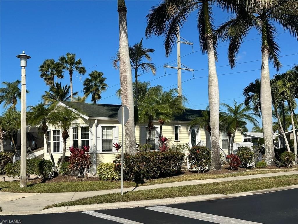 1671 Diamond Lake Cir, Naples, FL 34114 Photo