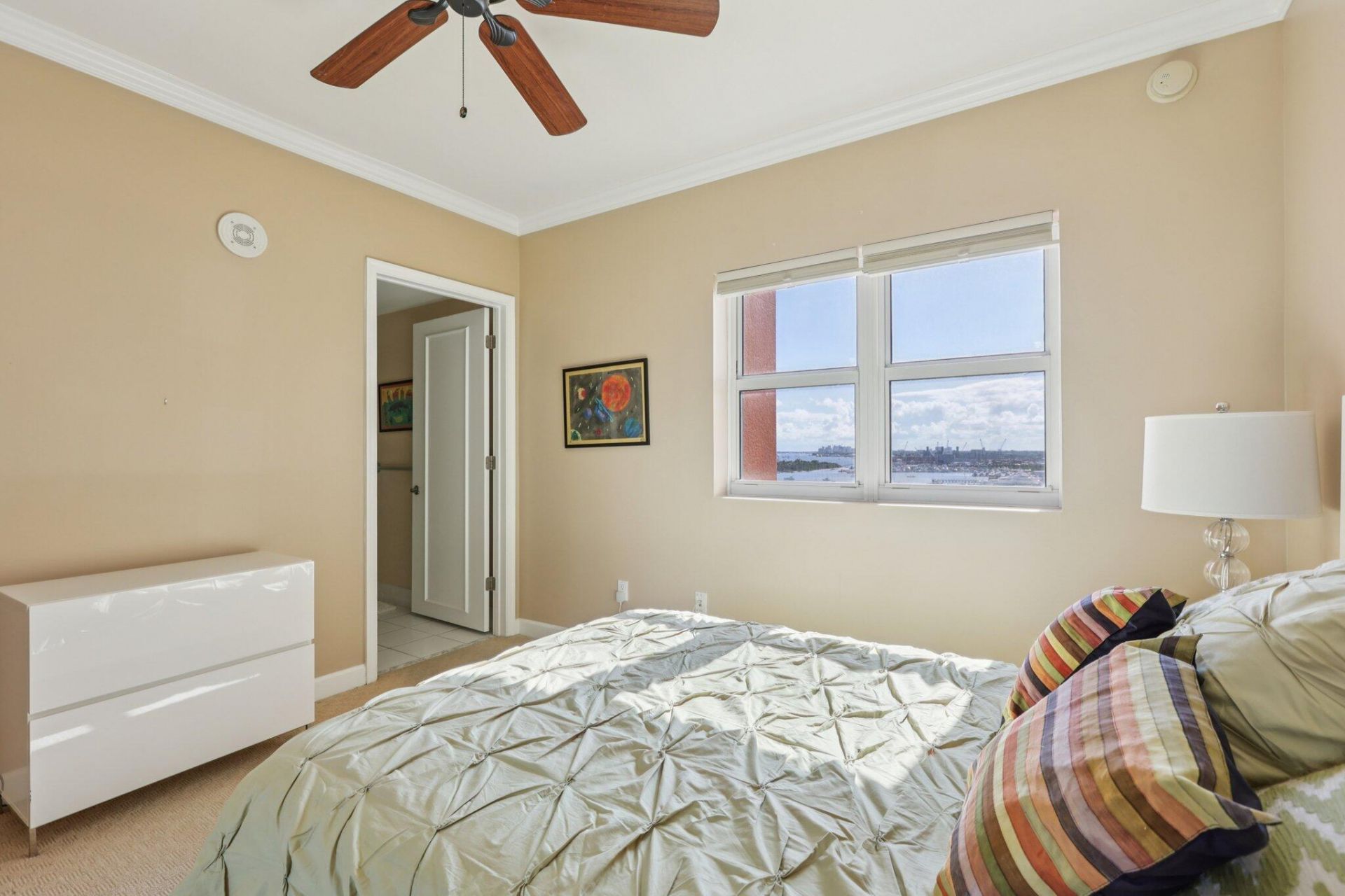 2650 Lake Shore Drive, Unit 1404, Riviera Beach, FL 33404 Photo