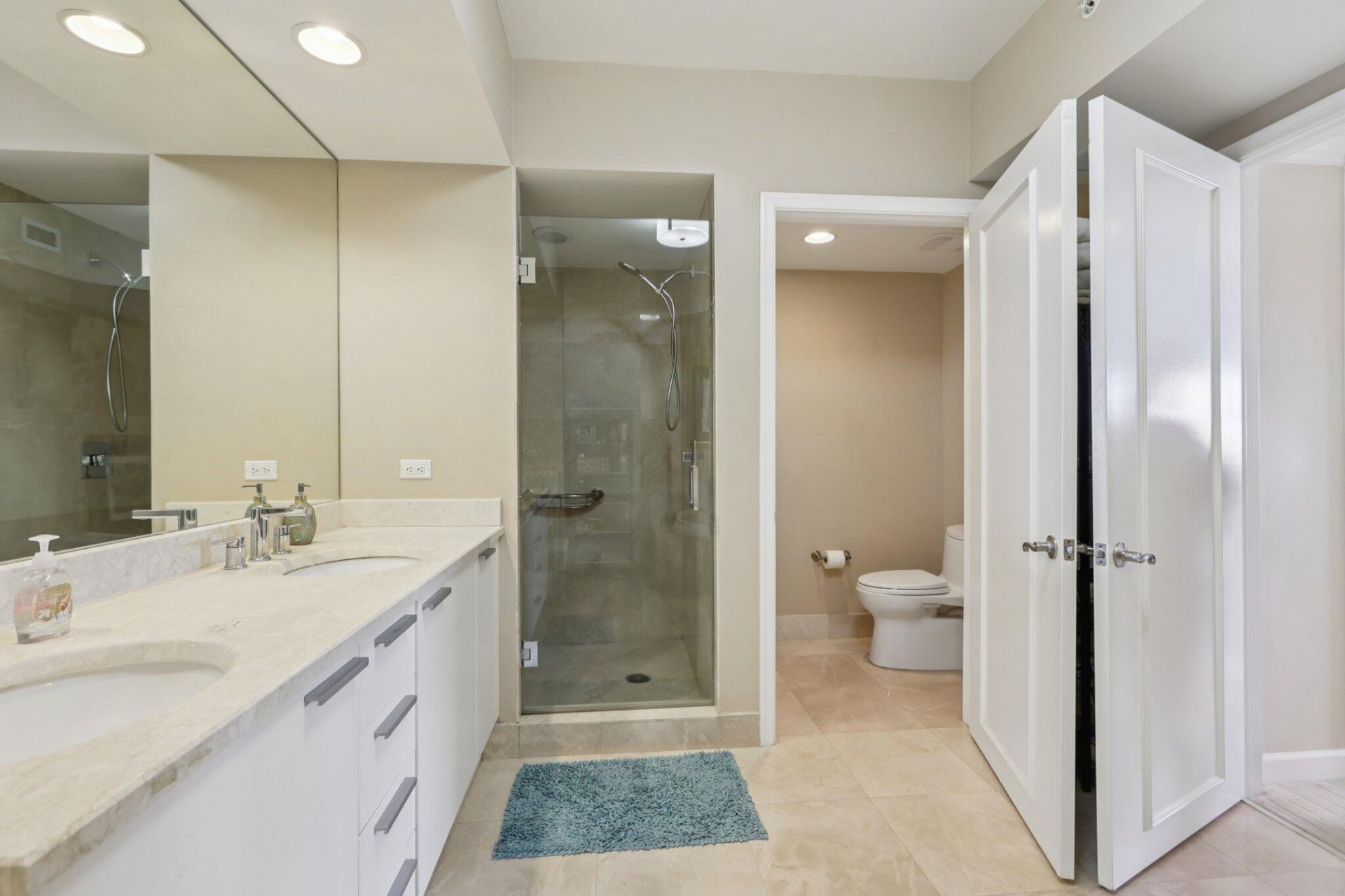 2650 Lake Shore Drive, Unit 1404, Riviera Beach, FL 33404 Photo