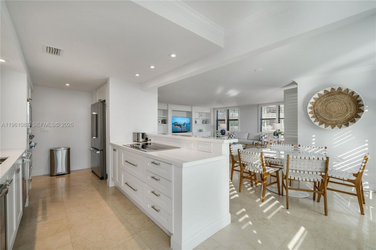 1111 Crandon Blvd , Unit C406, Key Biscayne, FL 33149 Photo