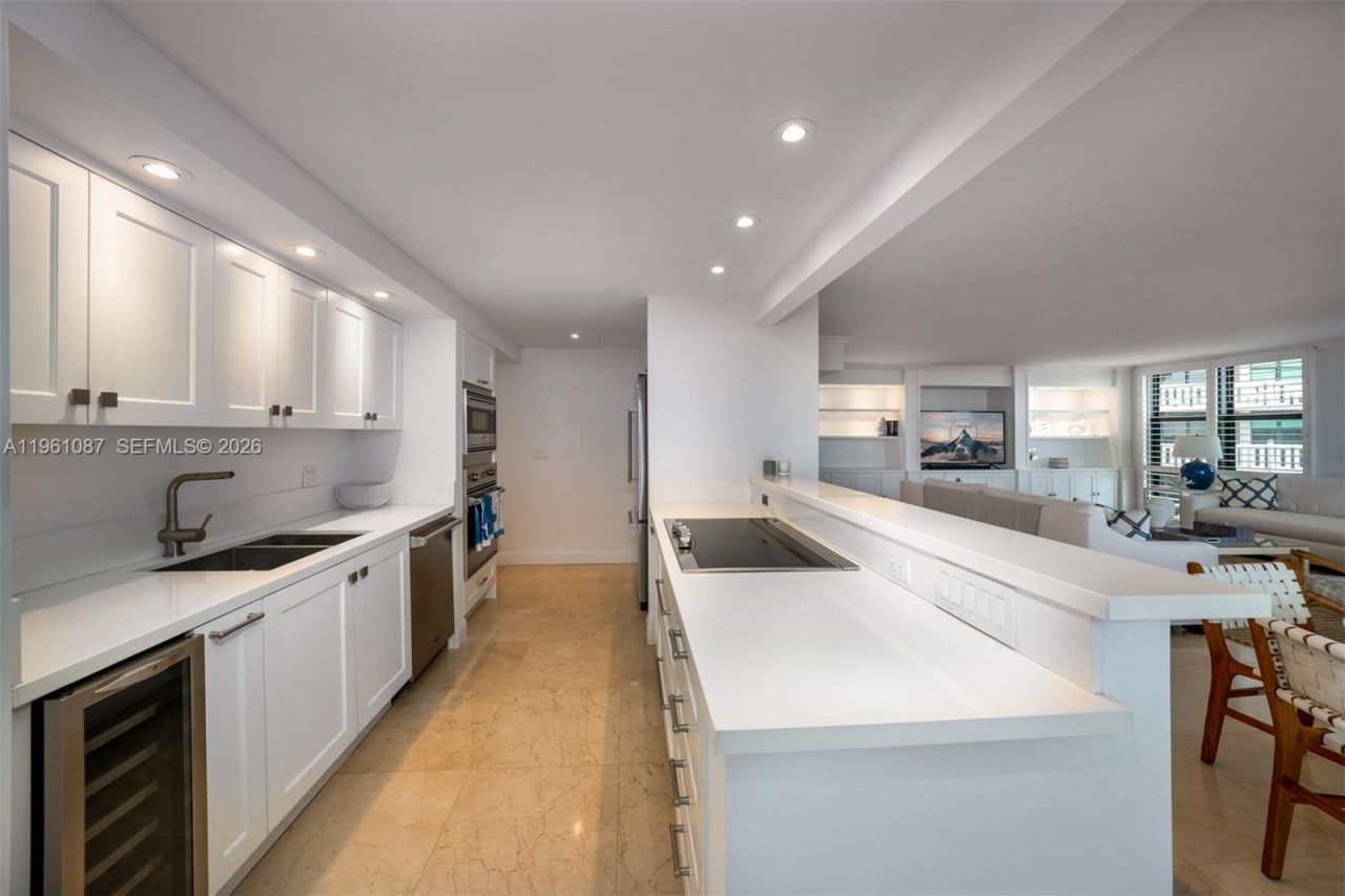 1111 Crandon Blvd , Unit C406, Key Biscayne, FL 33149 Photo