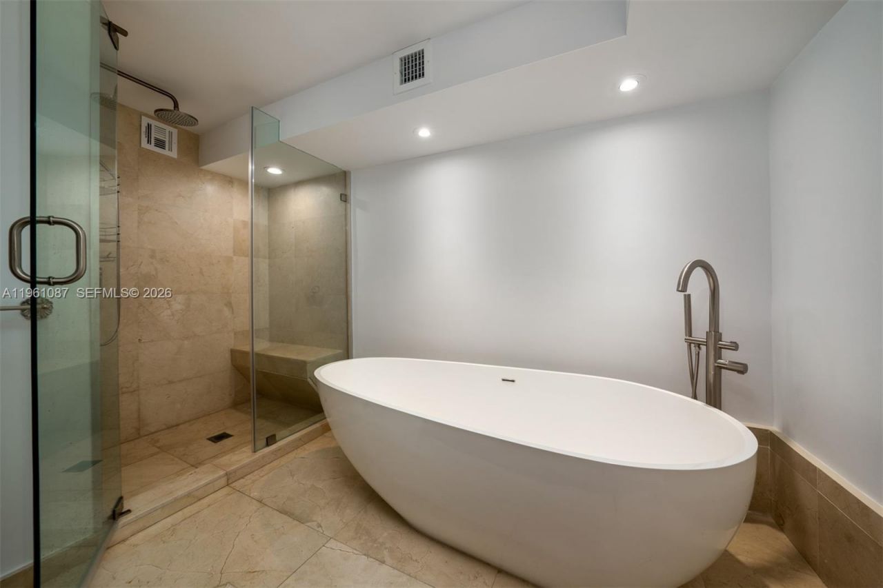 1111 Crandon Blvd , Unit C406, Key Biscayne, FL 33149 Photo