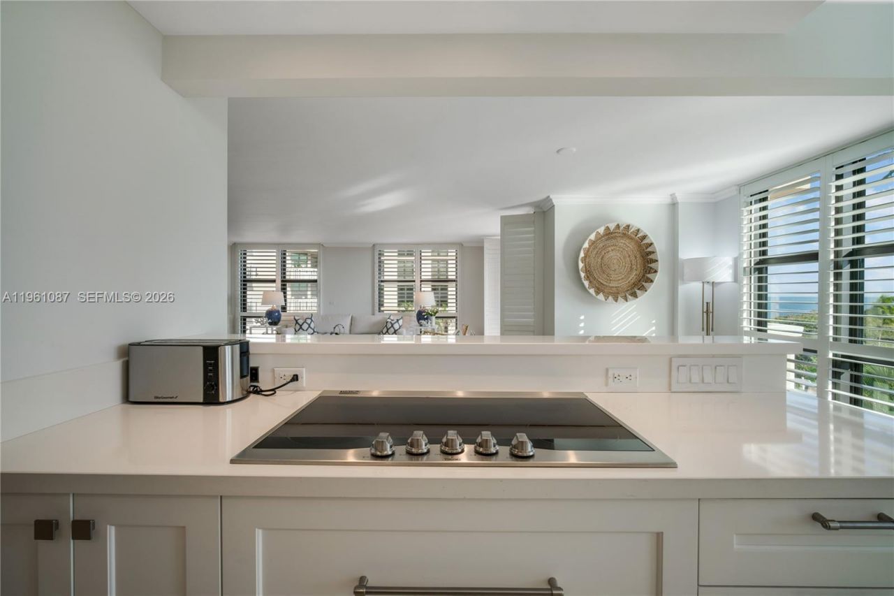 1111 Crandon Blvd , Unit C406, Key Biscayne, FL 33149 Photo