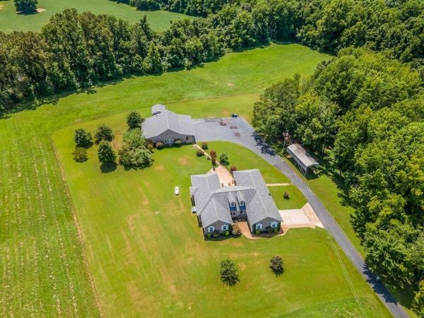 1215 Beaver Creek Dr, Mason, TN 38049
